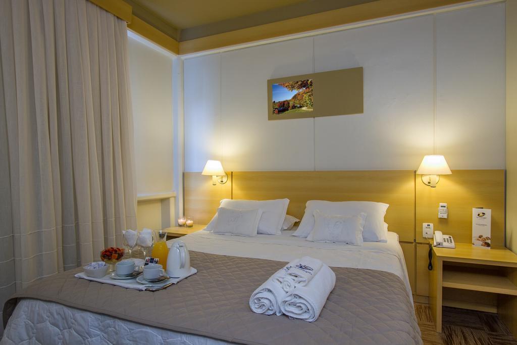 Le Canard Joinville Room photo